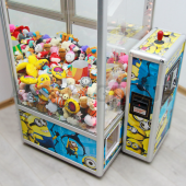 Торгово-призовой автомат 'Хватай-ка мини с лузой и скатом для мячей'