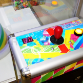 Торгово-призовой автомат 'Хватай-ка тяни-толкай с лузой'