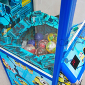 Призовой автомат 'Бункер - Миньоны' с призами в капсулах (вариант 2)