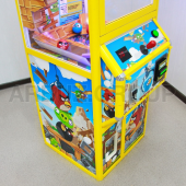 Призовой автомат 'Скворечник-Злые Птички' с мячами-прыгунами и капсулами